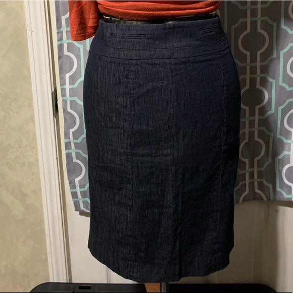 Loft Ann Taylor denim skirt - Picture 4 of 11